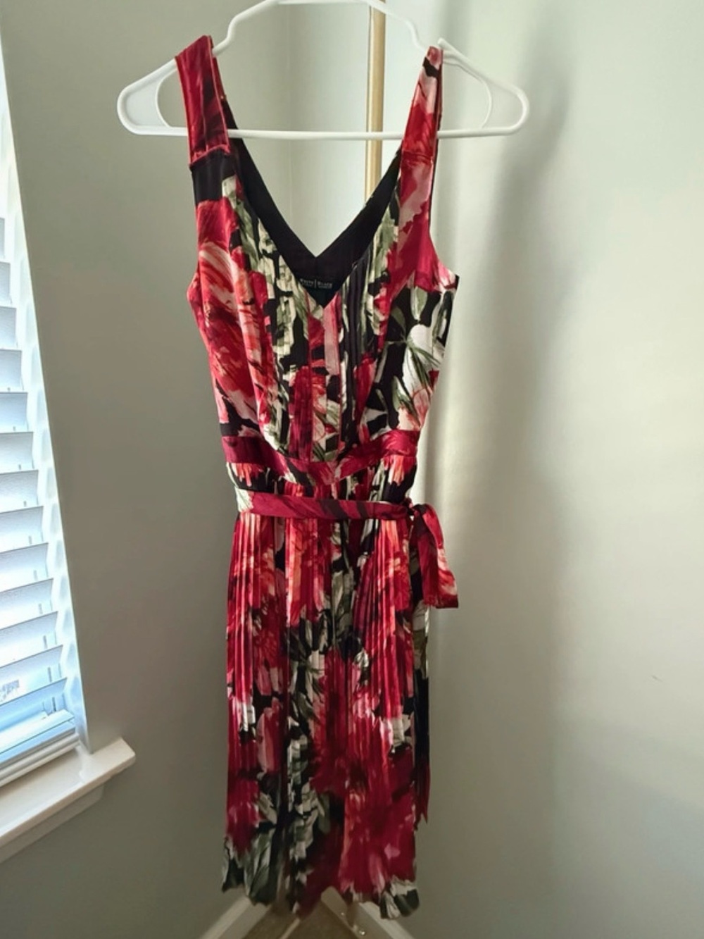 White House Black Market Red Floral V-Neck Pleated Midi Dress